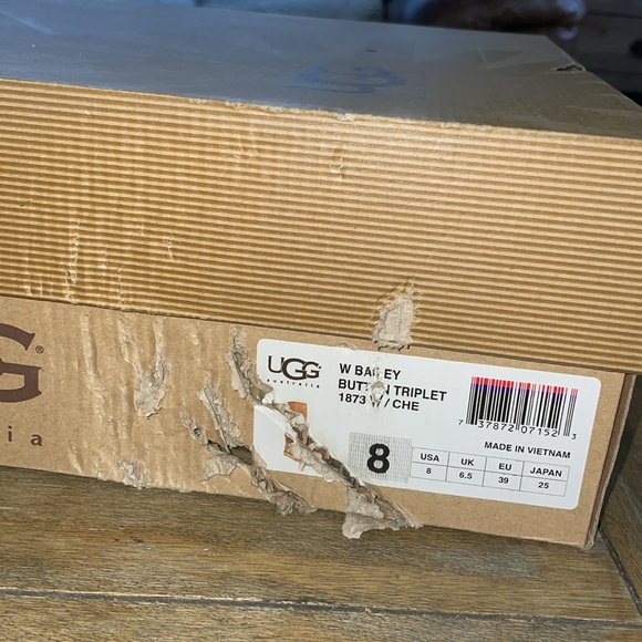 UGG Bailey Button Triplet Boot sz8 - Picture 8 of 8